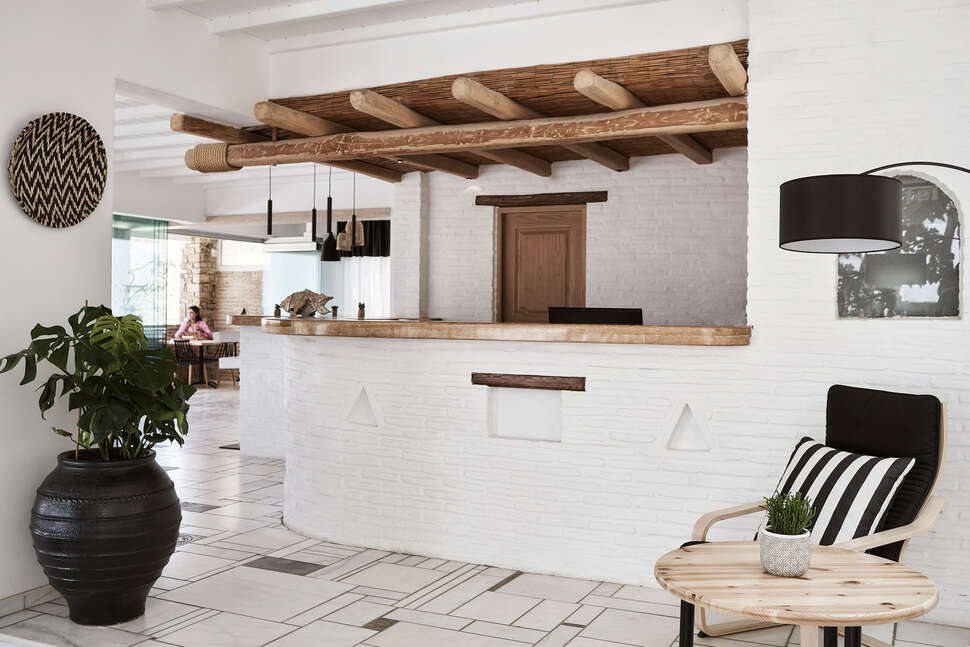 Een foto van Mr & Mrs White Mykonos