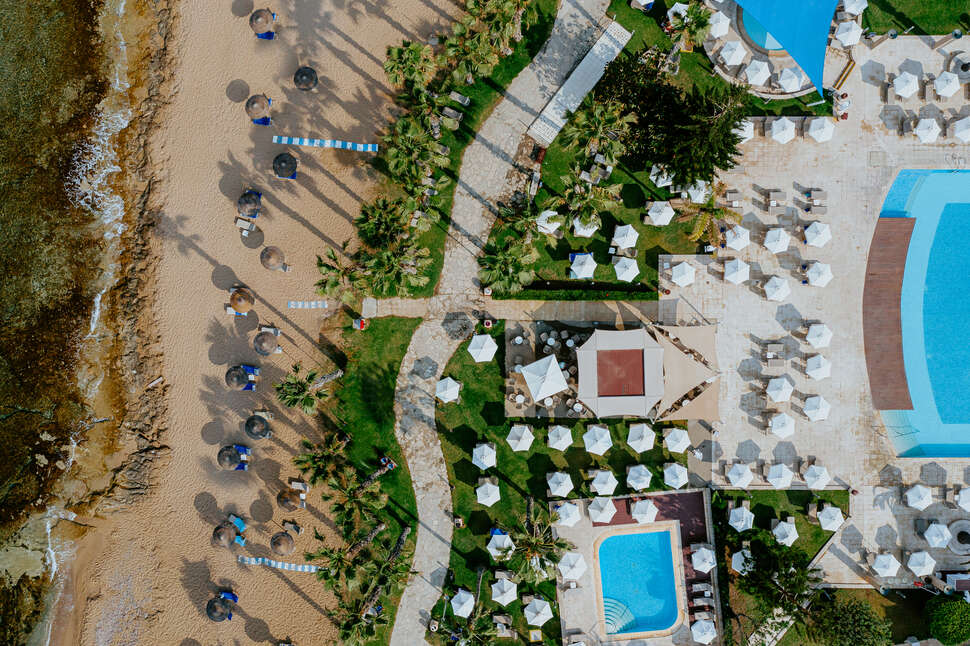 Een foto van het zwembad bij Louis Ledra Beach Hotel