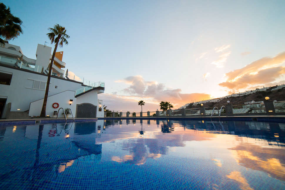 Ein Foto vom Pool im Cala D’Or Apartments