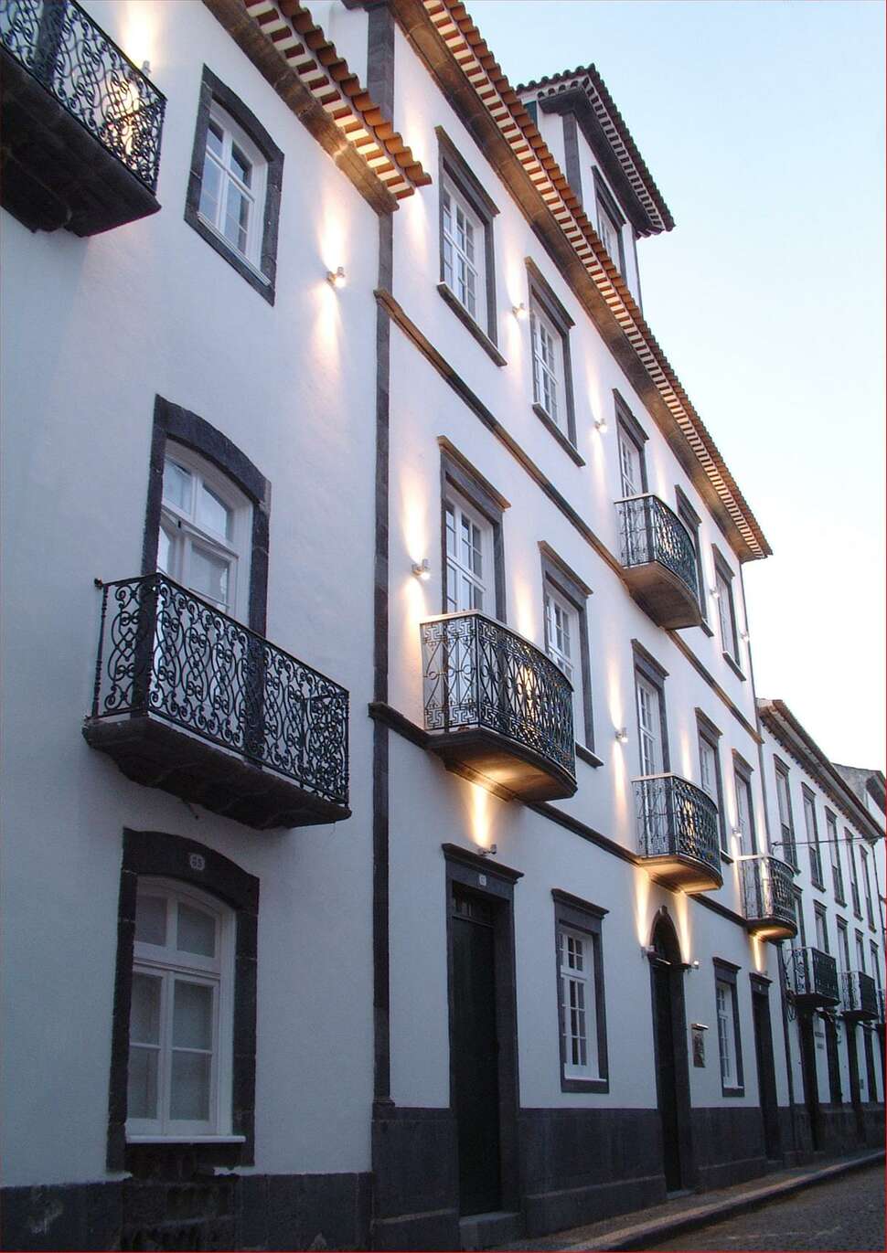 Een foto van de buitenkant van Hotel Do Colegio