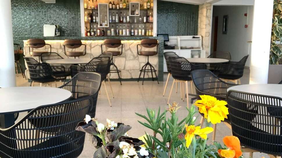 Een foto van Vrachia Beach Hotel & Suites