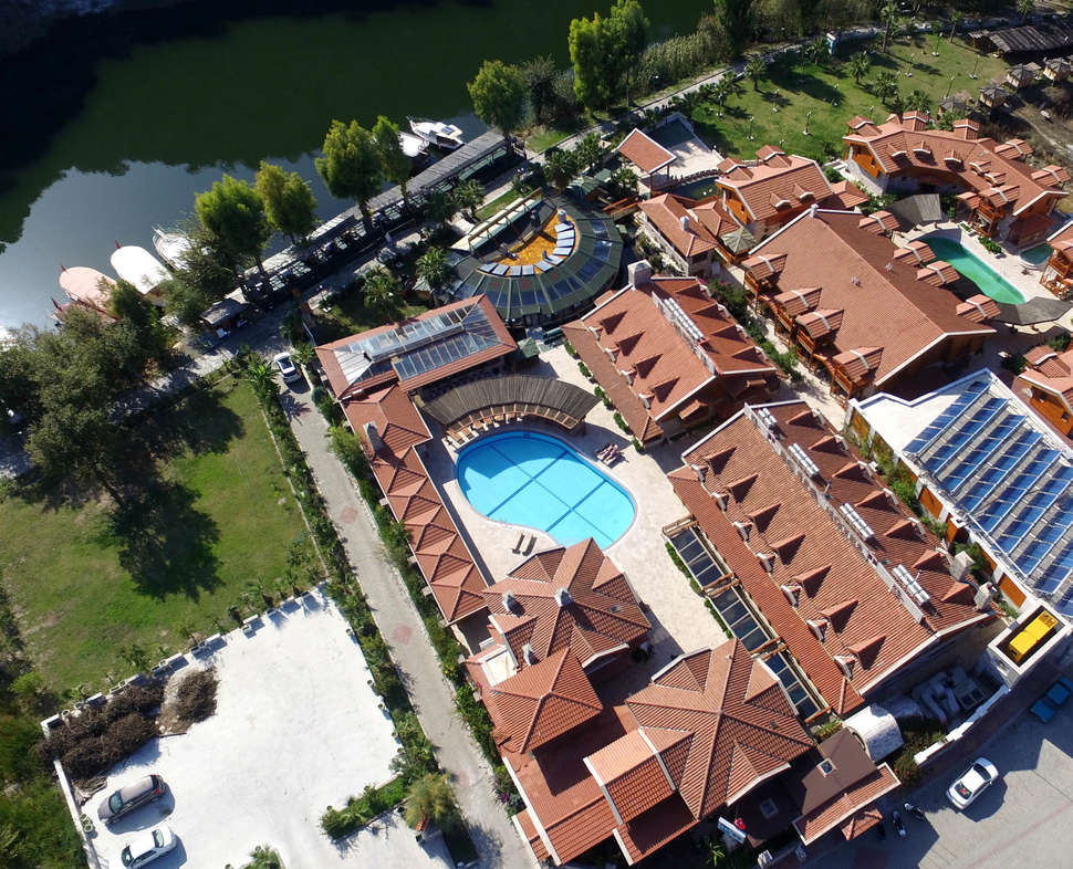 Een foto van de buitenkant van BC Spa Dalyan