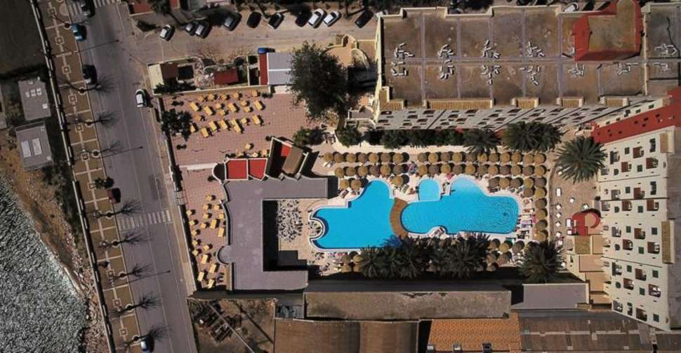 Een foto van het zwembad bij Hopps Hotel