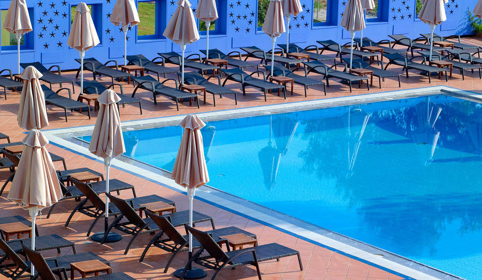 Ein Foto vom Pool im Eliros Mare