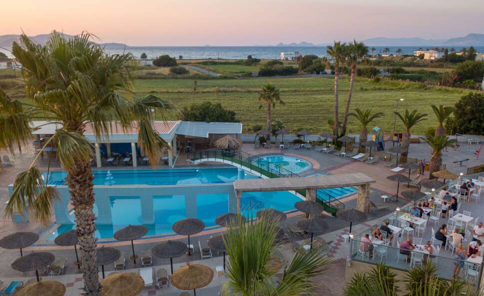 Een foto van het zwembad bij Corali Hotel & Village