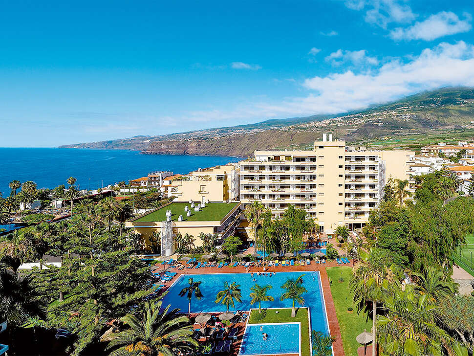 Een foto van het zwembad bij Blue Sea Hotel Puerto Resort
