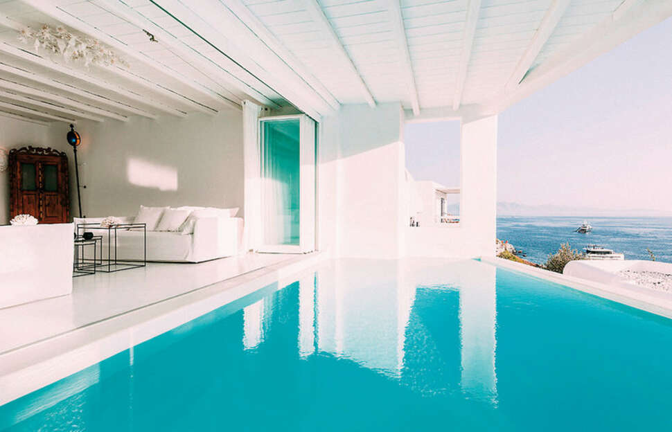 Een foto van het zwembad bij Mykonos Blu Grecotel Boutique Resort