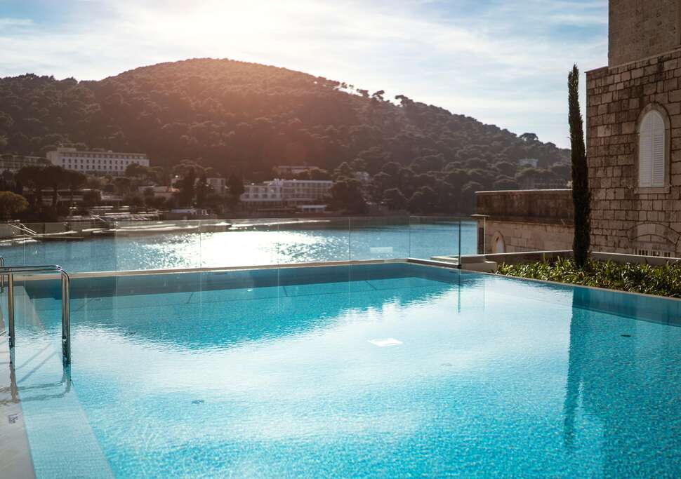 Ein Foto vom Pool im Hotel Kompas Dubrovnik