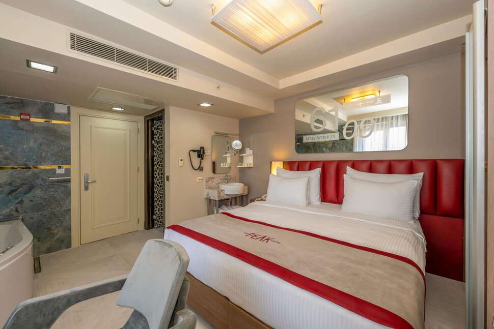 Een foto van Ramada by Wyndham Istanbul Pera