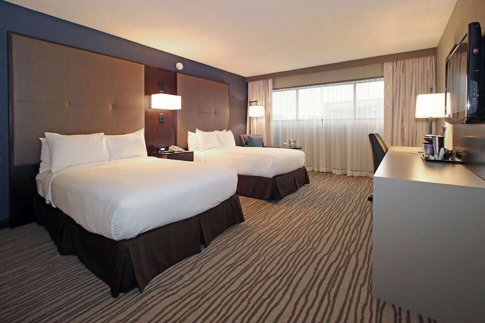 Ein Foto Doubletree by Hilton Newark Airport