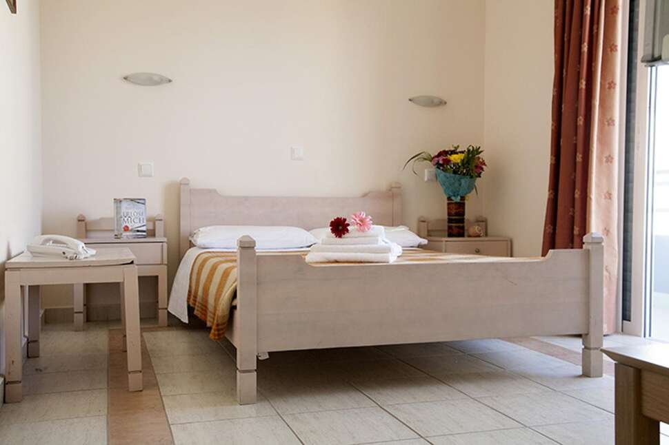 Een foto van Theonia Hotel