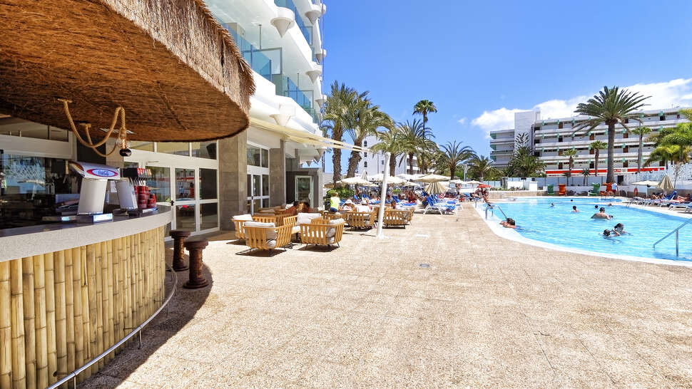 Een foto van het zwembad bij Bull Hotel Escorial & Spa