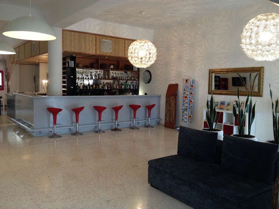 Een foto van de faciliteiten bij Vrachia Beach Hotel & Suites
