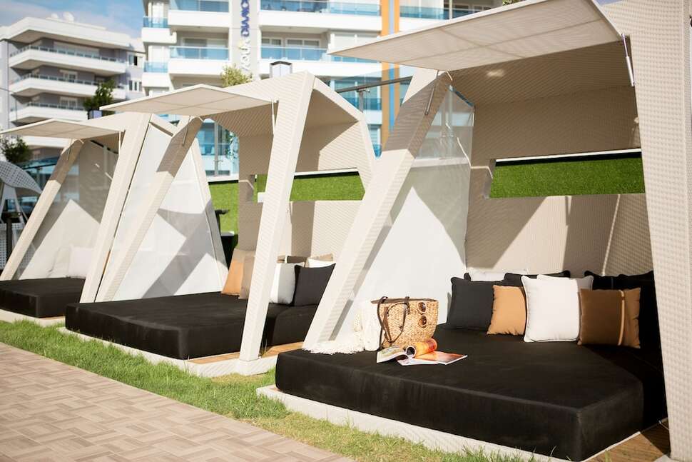 Een foto van het terras bij Sunprime C-Lounge