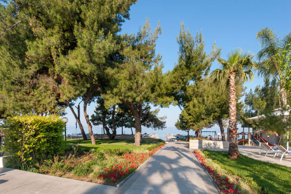 Een foto van Portes Beach Hotel