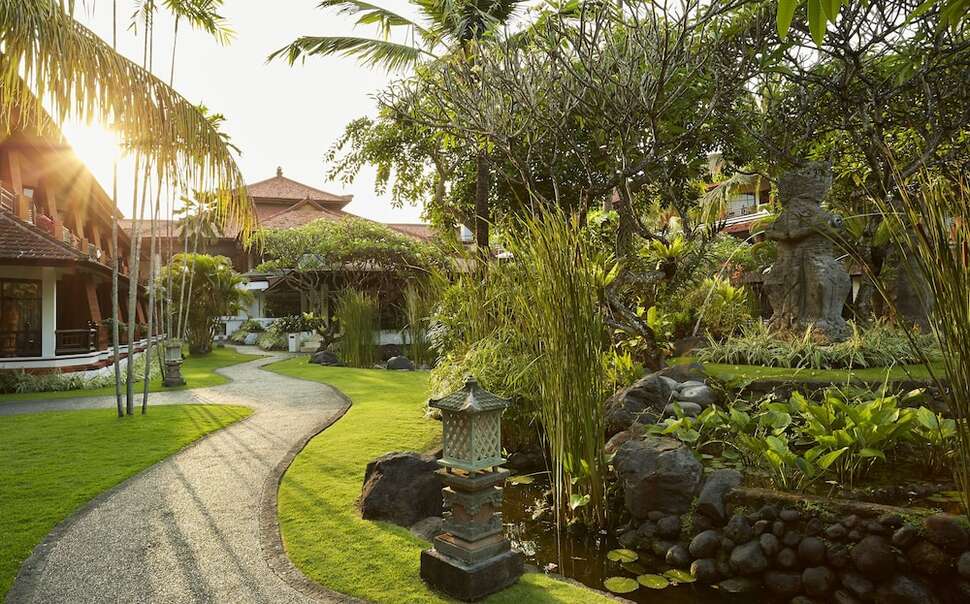 Een foto van de buitenkant van Sol by Melia Benoa Bali