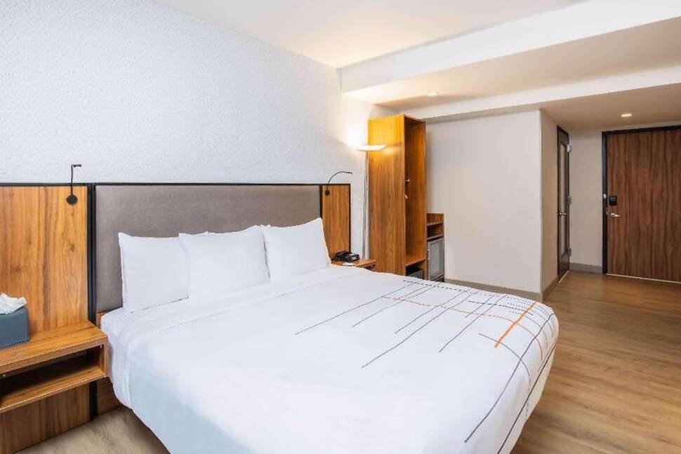 Een foto van La Quinta Inn & Suites by Wyndham Times Square South