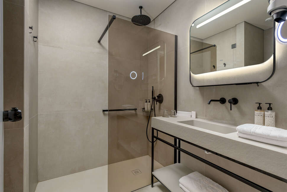 Ein Foto The Ixian Grand & All Suites