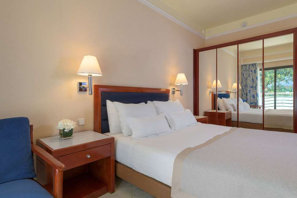 Ein Foto Mediterranean Hotel