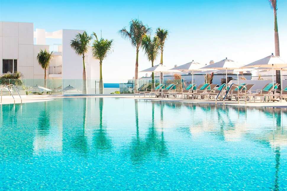 Een foto van het zwembad bij Lava Beach