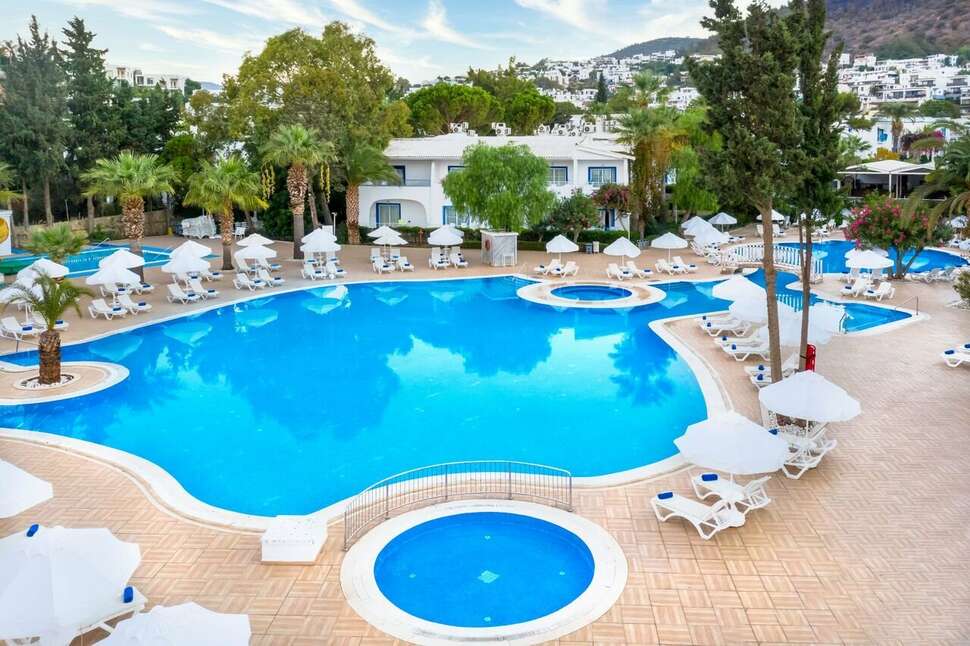 Een foto van het zwembad bij Labranda TMT Bodrum Resort