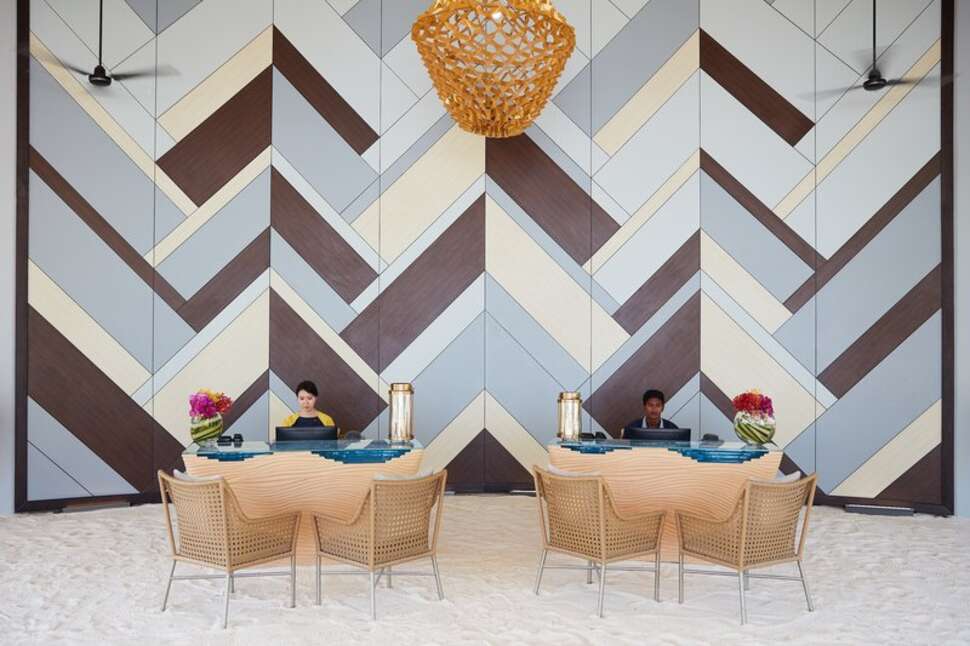 Een foto van het interieur van NH Collection Maldives Havodda Resort