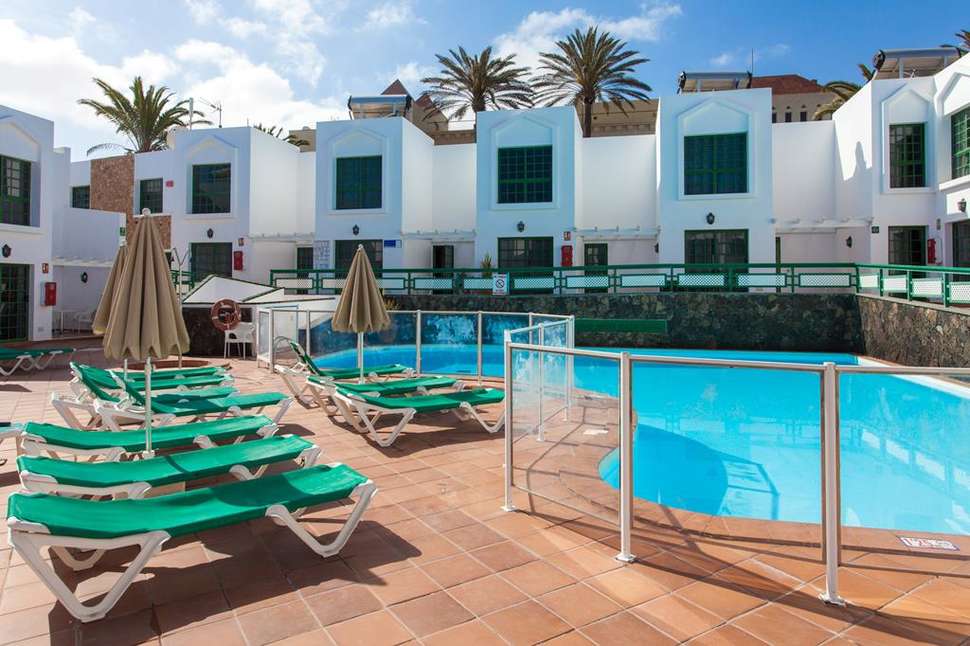 Ein Foto vom Pool im Apartments Tao Caleta Playa