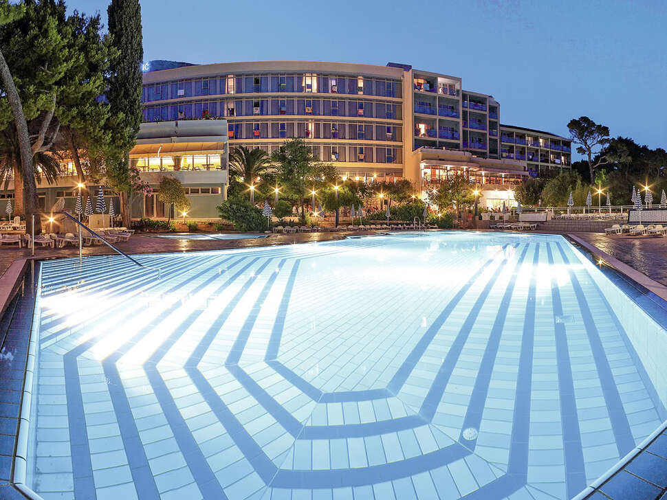Ein Foto vom Pool im Aminess Vival Grand Azur Hotel