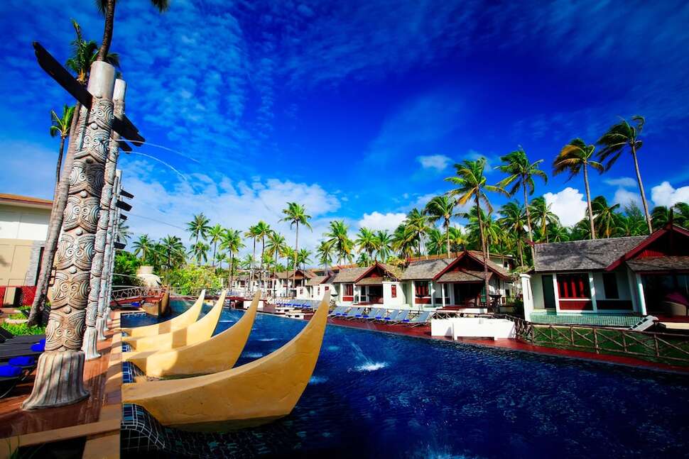 Een foto van het zwembad bij Graceland Khao Lak Resort & Spa