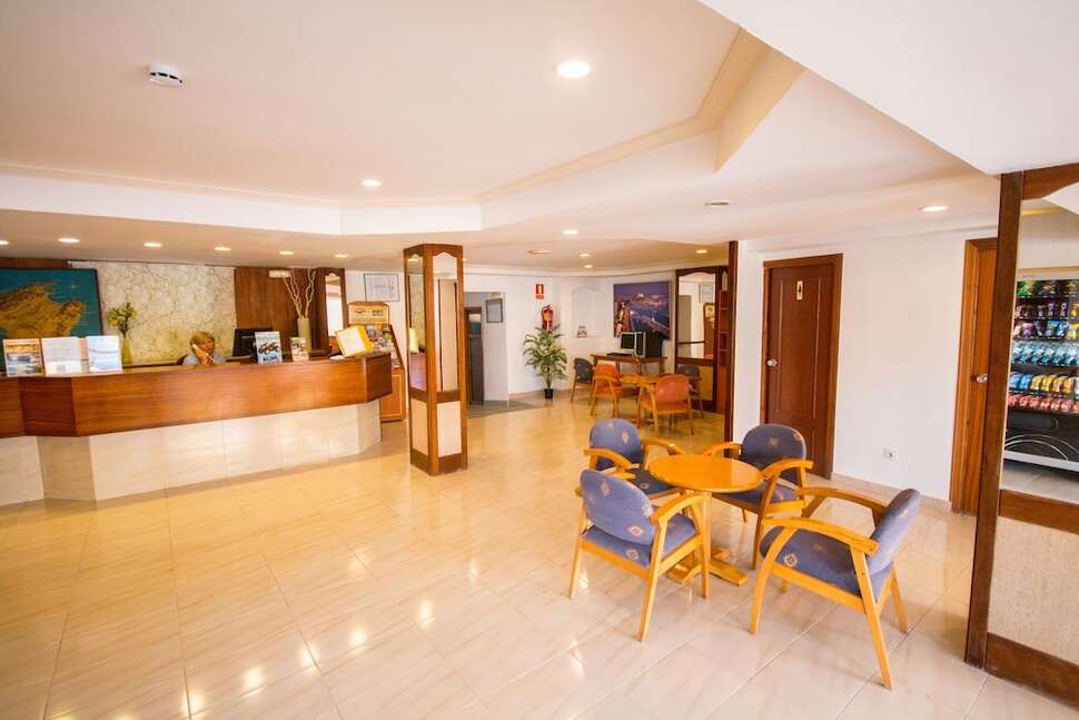 Een foto van het interieur van Hotel Amic Can Pastilla