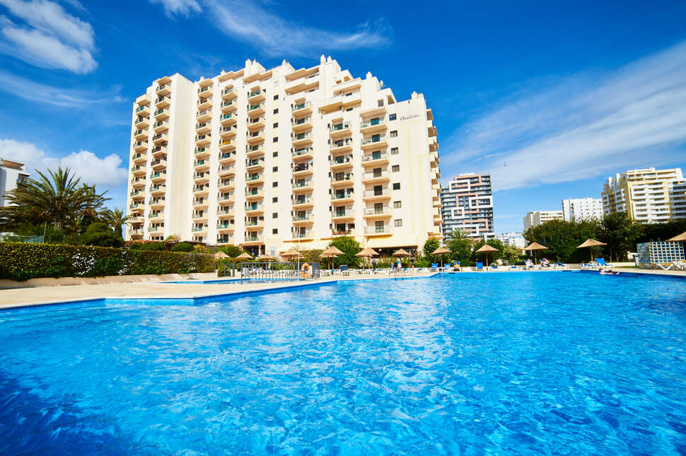 Een foto van de buitenkant van Hotel Club Amarilis