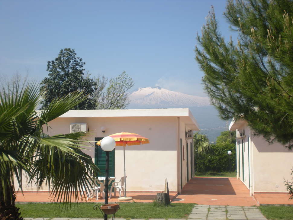 Een foto van de buitenkant van Villaggio Artemide