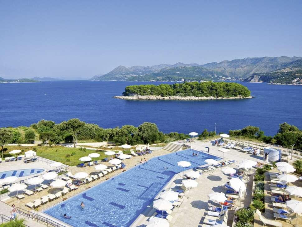 Een foto van het zwembad bij Valamar Argosy Hotel
