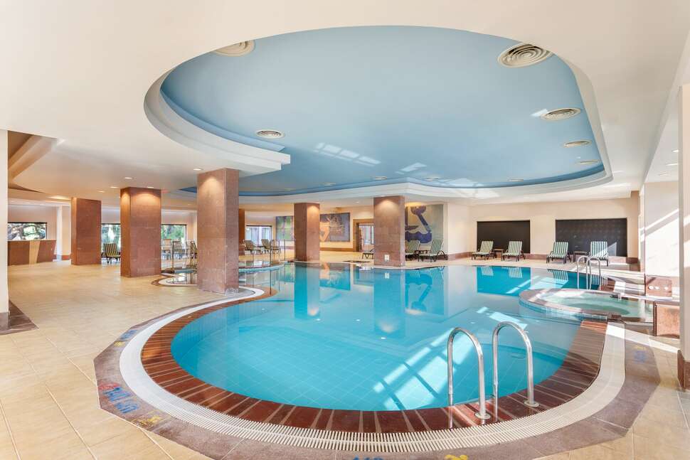 Een foto van het zwembad bij Xanadu Resort Hotel