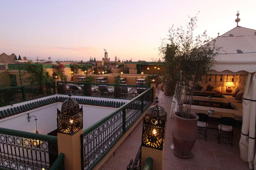 Een foto van het terras bij Riad Karmela