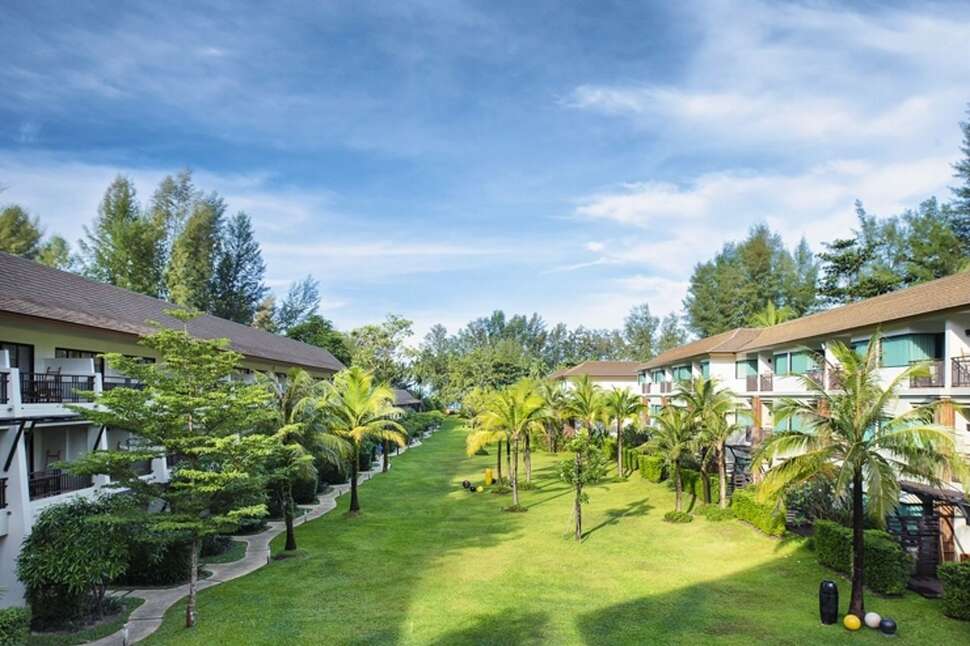 Een foto van Outrigger Khao Lak Beach Resort