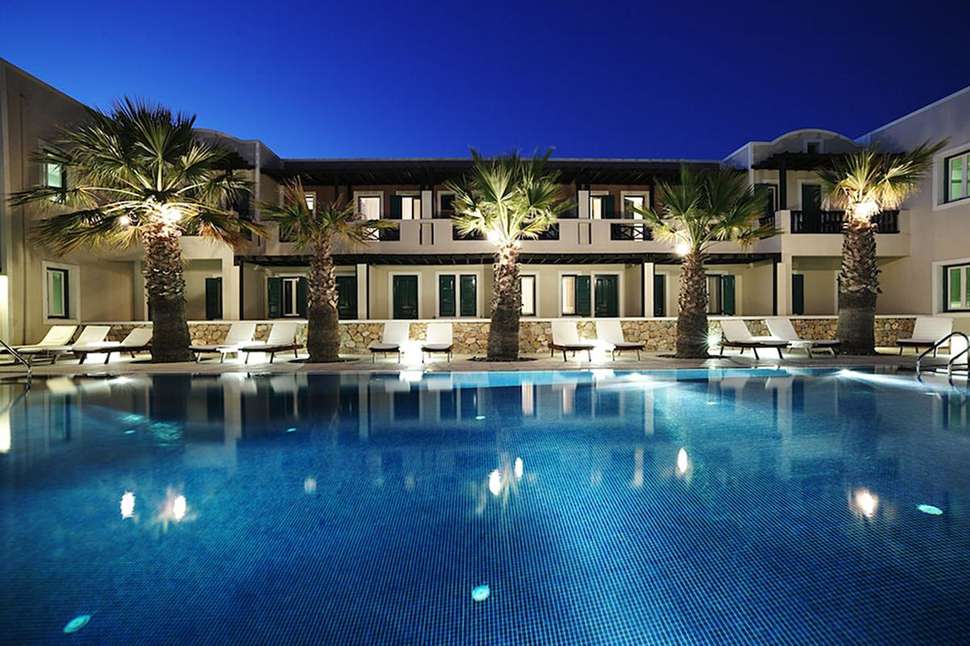 Ein Foto vom Pool im Rose Bay Hotel