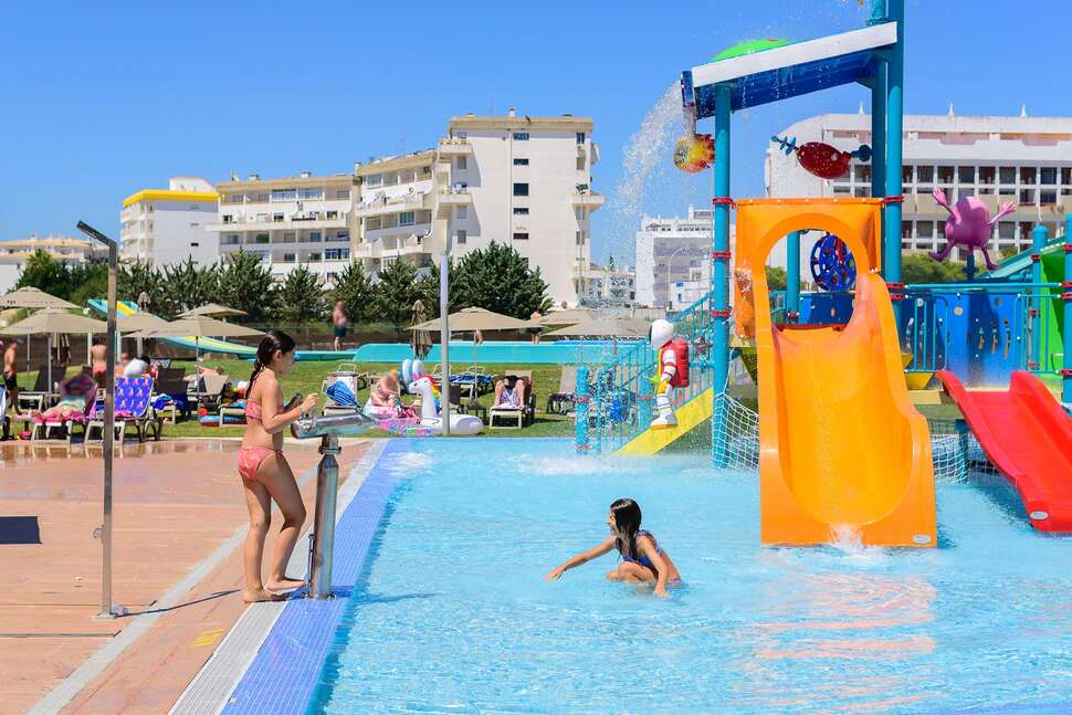 Een foto van het zwembad bij Jupiter Albufeira Hotel
