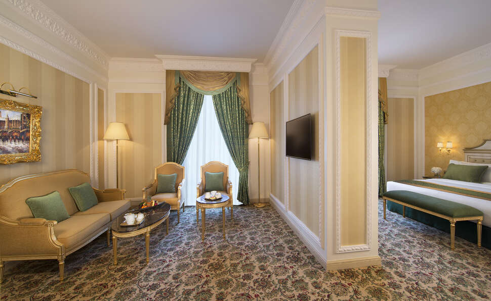 Ein Foto Royal Rose Abu Dhabi Curio Collection by Hilton