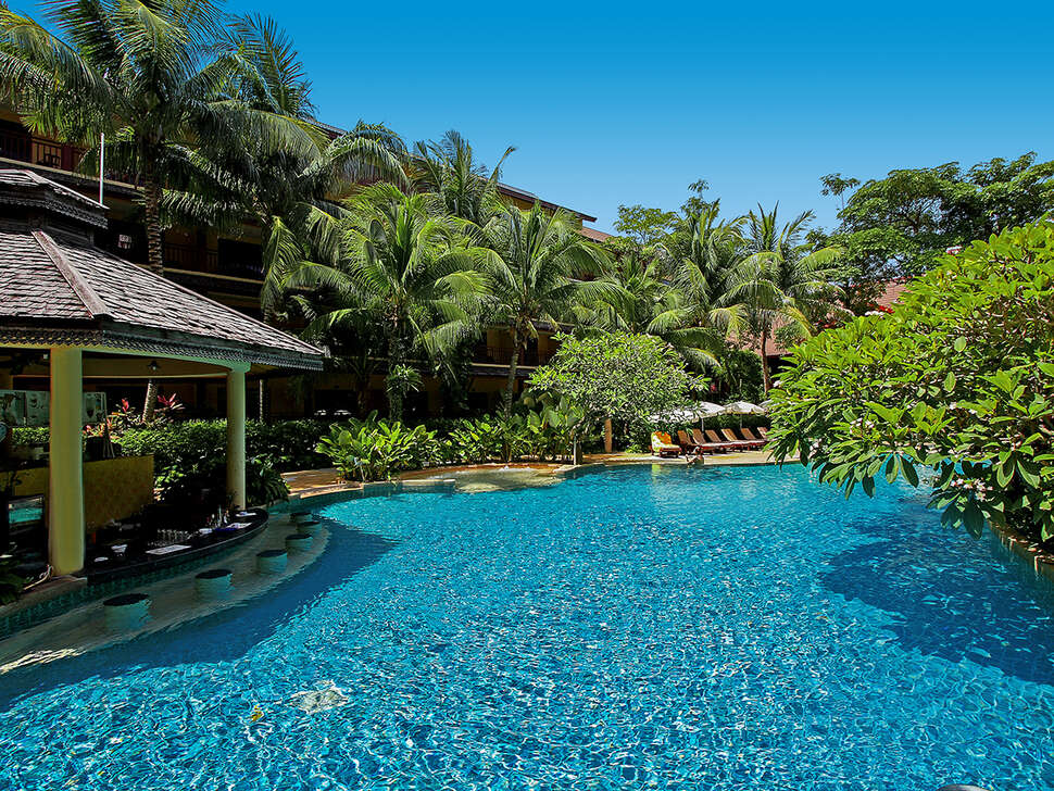 Een foto van het zwembad bij Kata Palm Resort