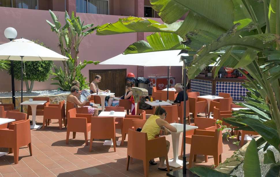 Een foto van het terras bij Appartementen Marola Park