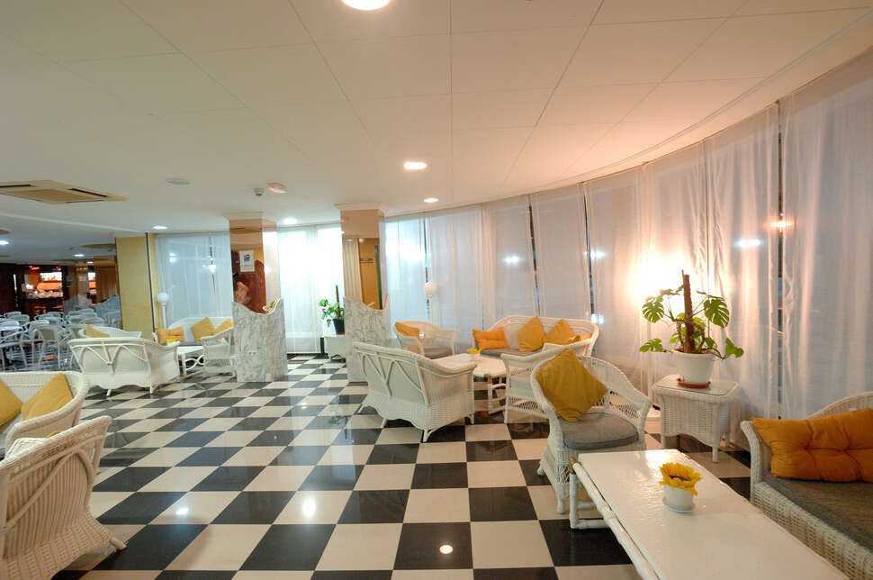 Een foto van het interieur van Hotel Santa Monica Playa