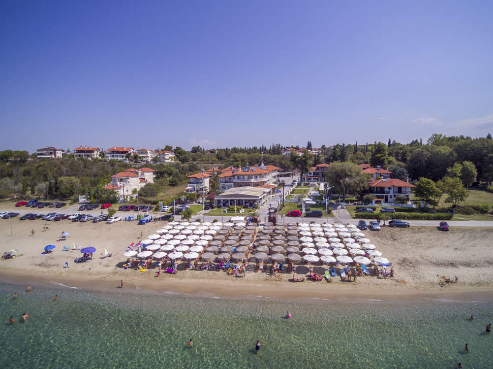 Een foto van het strand bij Georgalas Sun Beach Resort