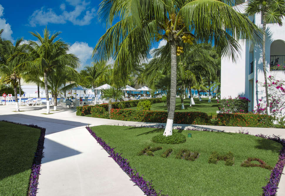 Ein Foto von der Außenansicht des Beachscape Kin Ha Villas & Suites
