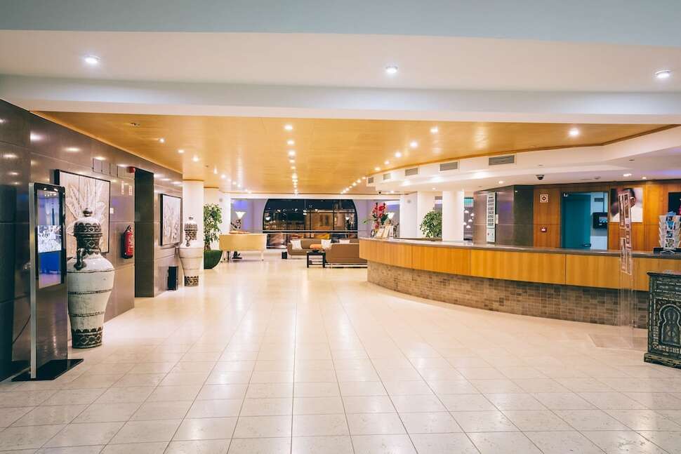 Een foto van het interieur van Grand Muthu Forte Do Vale