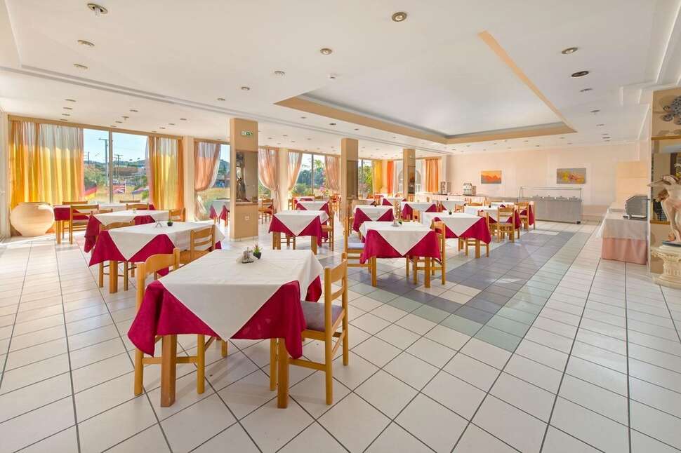 Een foto van de faciliteiten bij Bayside Hotel Katsaras