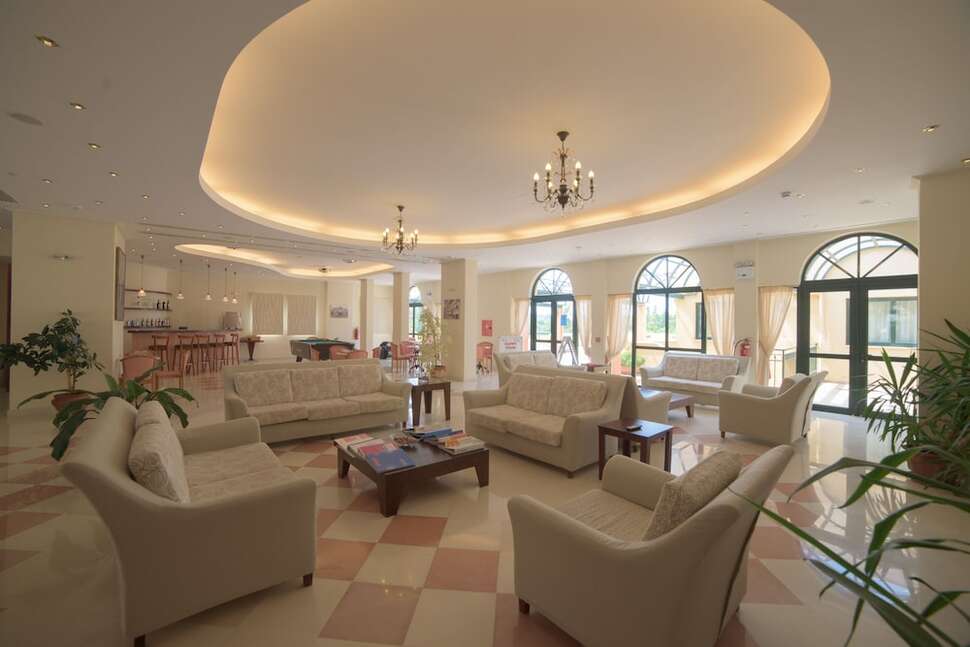 Een foto van het interieur van Century Resort Corfu