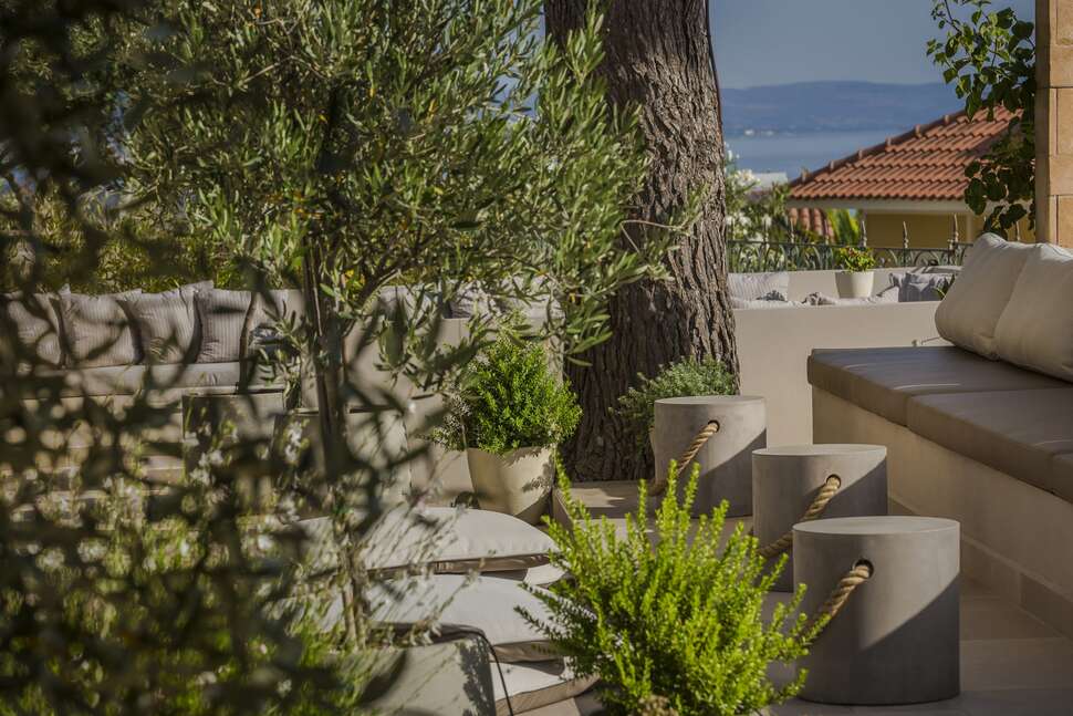Een foto van het terras bij Thalassa Boutique Hotel