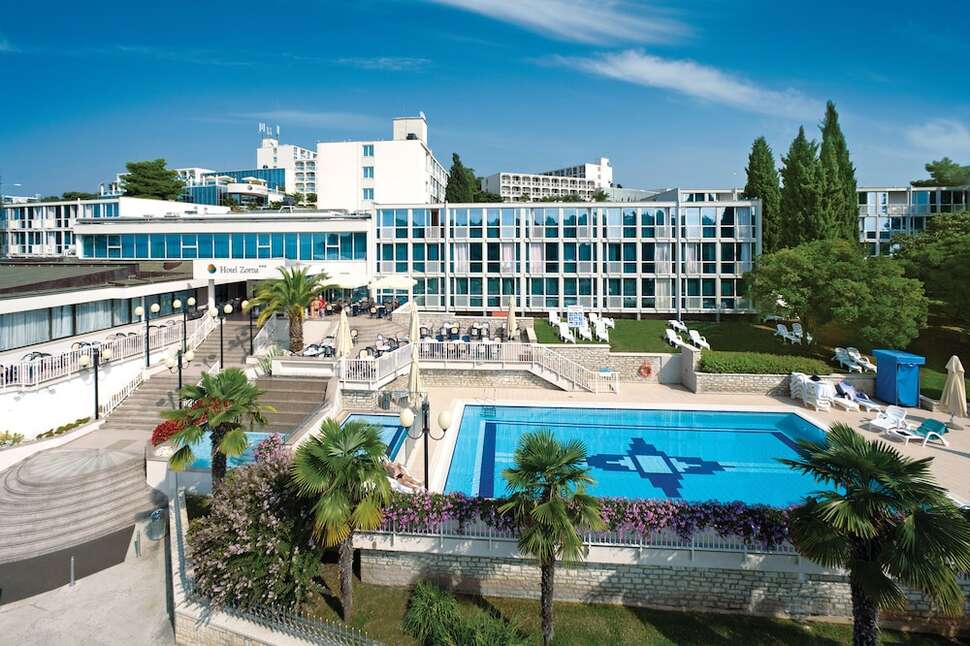 Een foto van het zwembad bij Hotel Zorna Plava Laguna