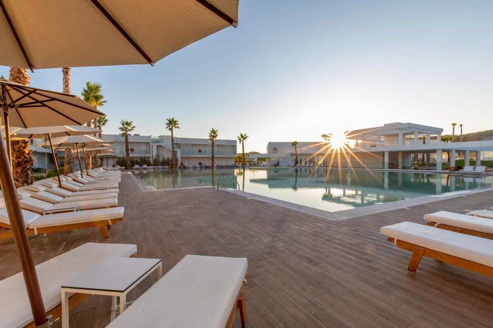 Een foto van het zwembad bij White Dreams Resort